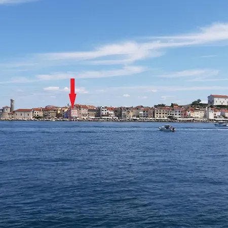 Great Terrace Facing Sea !