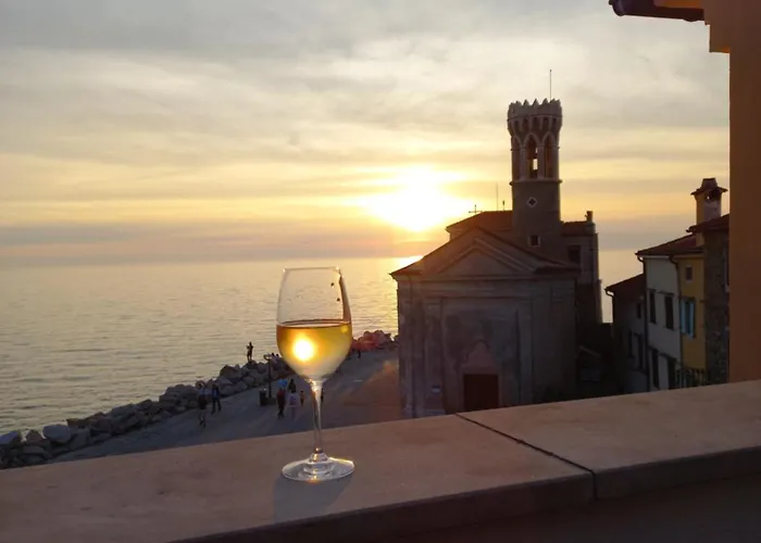 Great Terrace Facing Sea ! Πιράν