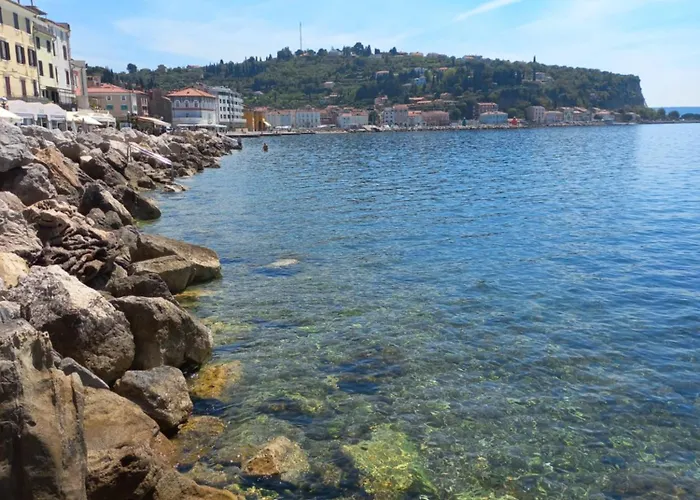 Great Terrace Facing Sea ! Πιράν