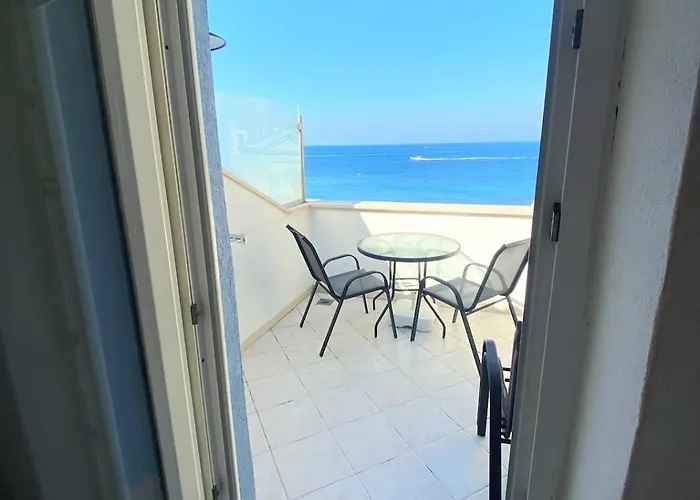 Great Terrace Facing Sea ! 公寓